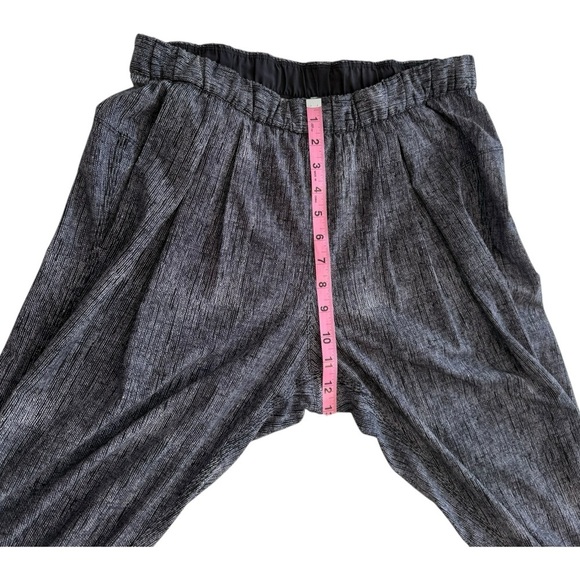 Lululemon Rollin' With My Omies Pant | Burlap Texture Black Dune - Size 8 - Picture 11 of 15